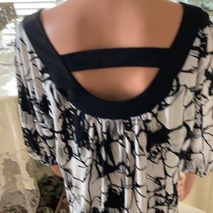 Dress Barn Woman’s Blouse!!